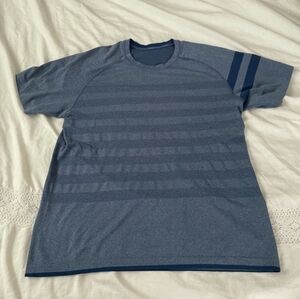 Lululemon Large Short Sleeve T Shirt blue Stripes Believe in yourself